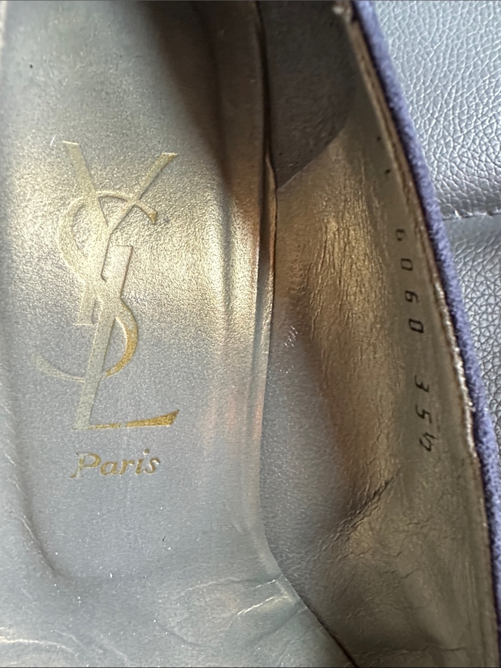 Vintage  Suede shoes need to be repair !